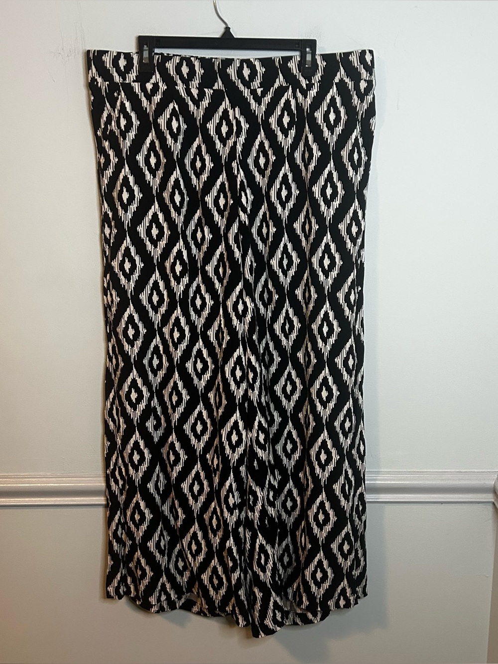 NWT Torrid Black & White Diamond Print Wide-leg Pull-On Trouser Pants Size 2X